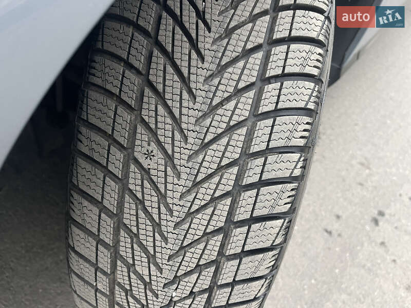 Универсал Volkswagen Passat 2008 в Киеве