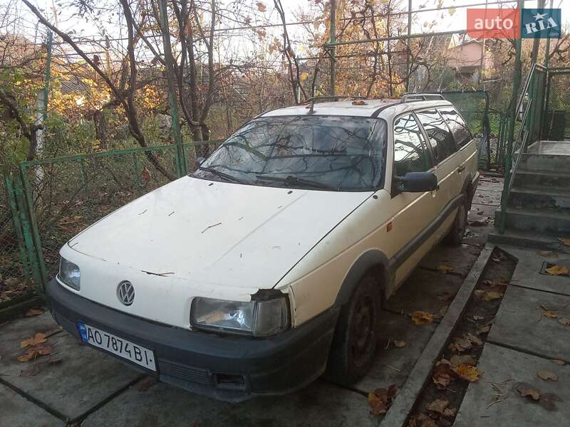 Універсал Volkswagen Passat 1990 в Виноградові