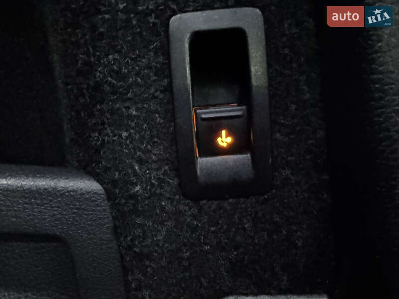 Універсал Volkswagen Passat 2012 в Києві