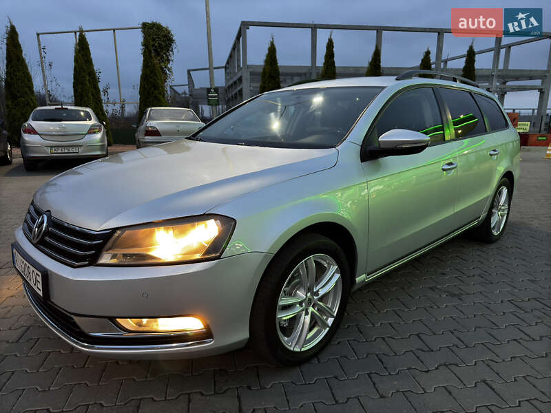 Універсал Volkswagen Passat 2012 в Києві