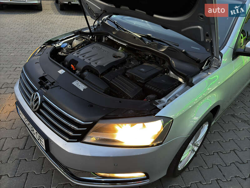 Універсал Volkswagen Passat 2012 в Києві