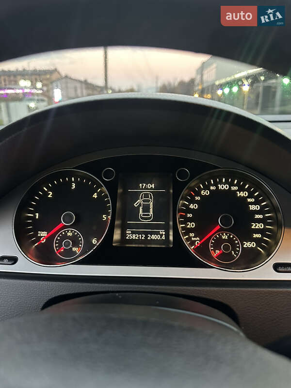 Універсал Volkswagen Passat 2009 в Ужгороді