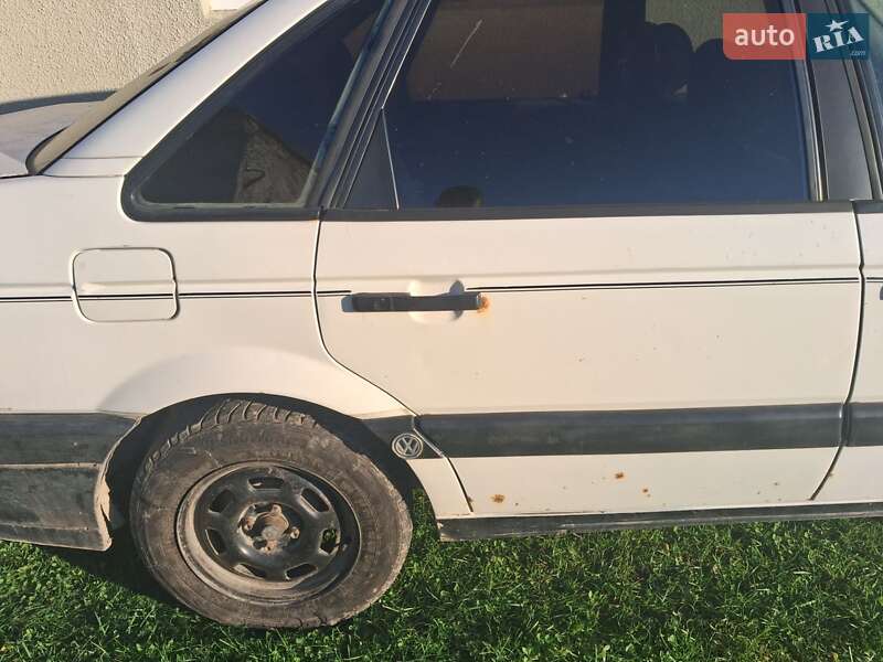 Седан Volkswagen Passat 1989 в Дрогобыче