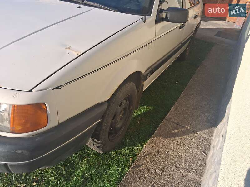 Седан Volkswagen Passat 1989 в Дрогобыче