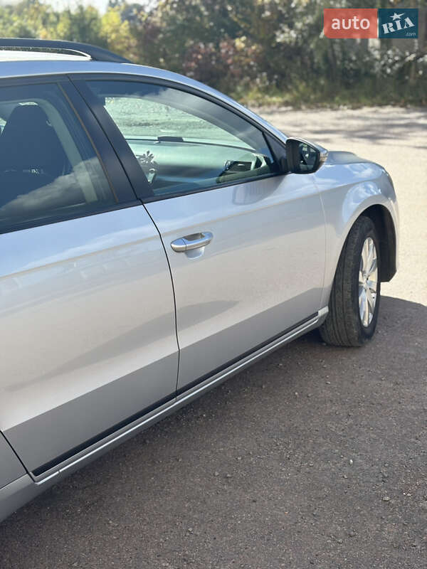 Универсал Volkswagen Passat 2011 в Львове фото 12 Универсал Volkswagen Passat 2011 в Львове