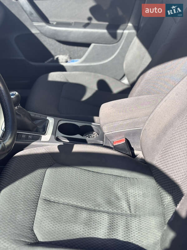 Универсал Volkswagen Passat 2011 в Львове фото 22 Универсал Volkswagen Passat 2011 в Львове