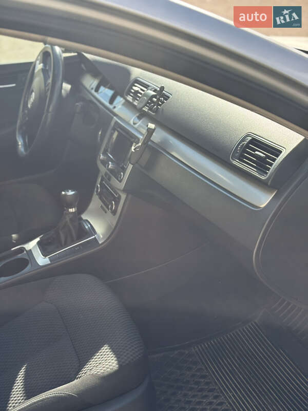 Универсал Volkswagen Passat 2011 в Львове фото 37 Универсал Volkswagen Passat 2011 в Львове