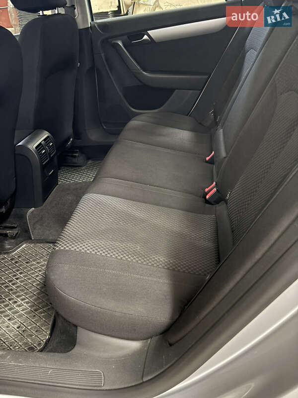 Универсал Volkswagen Passat 2011 в Львове фото 46 Универсал Volkswagen Passat 2011 в Львове