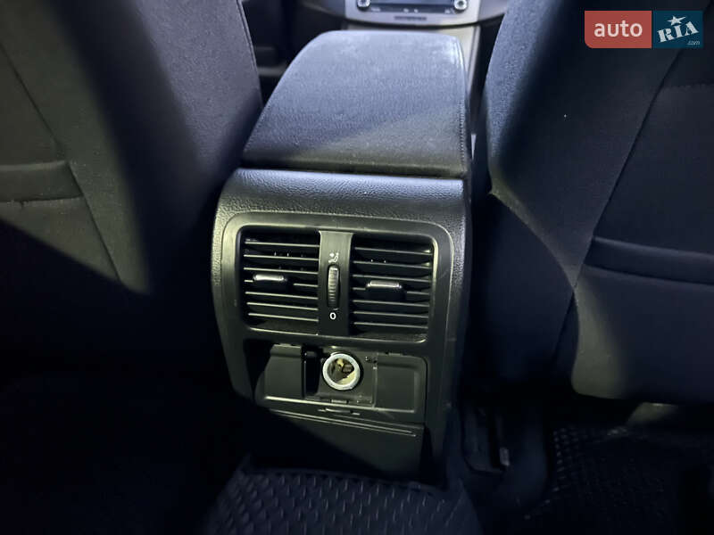 Седан Volkswagen Passat 2005 в Чернівцях