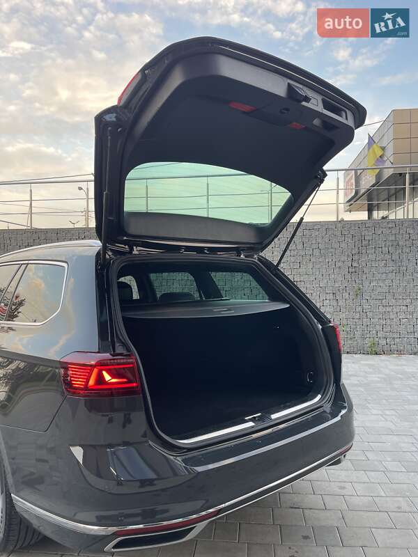 Универсал Volkswagen Passat 2021 в Луцке фото 21 Универсал Volkswagen Passat 2021 в Луцке