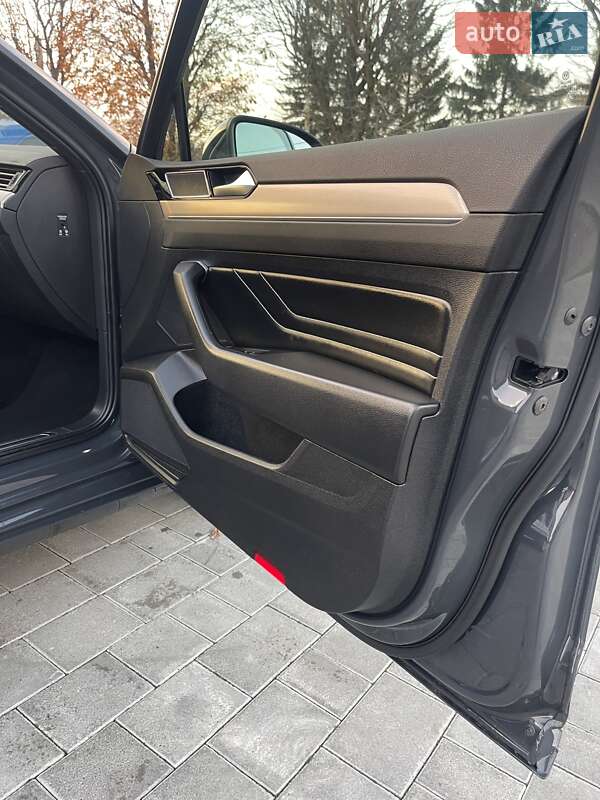 Универсал Volkswagen Passat 2021 в Луцке фото 29 Универсал Volkswagen Passat 2021 в Луцке