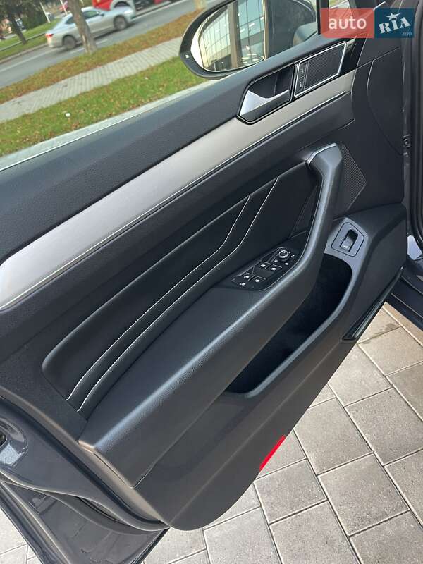 Универсал Volkswagen Passat 2021 в Луцке фото 39 Универсал Volkswagen Passat 2021 в Луцке