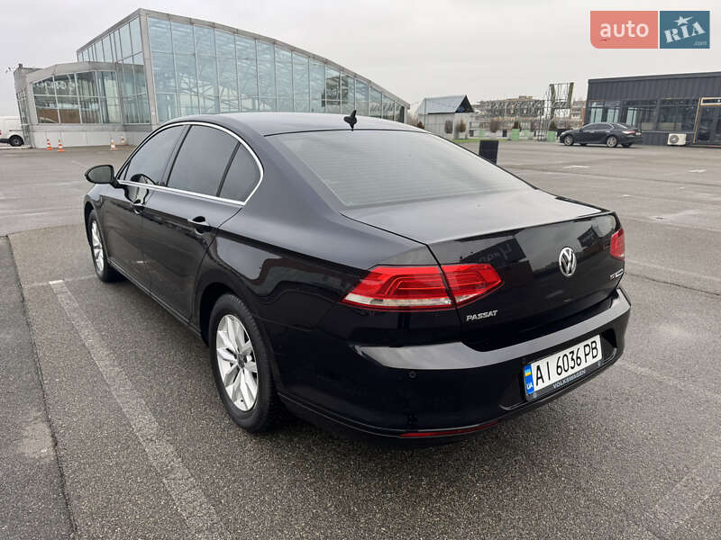 Седан Volkswagen Passat 2015 в Києві