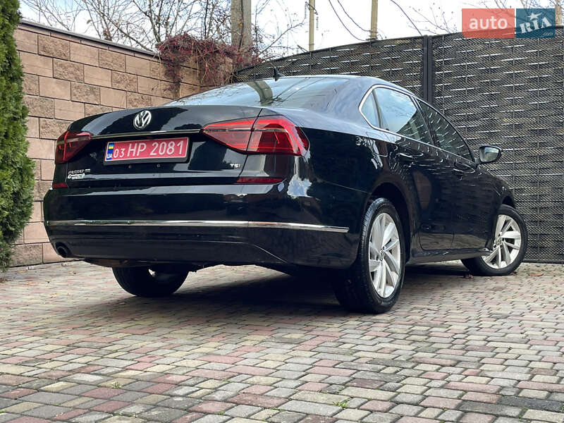 Седан Volkswagen Passat 2018 в Луцке