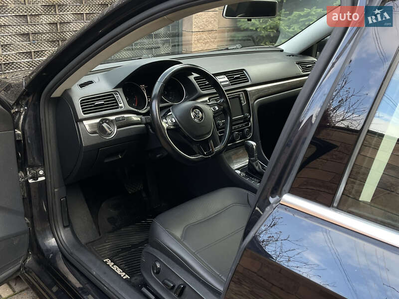 Седан Volkswagen Passat 2018 в Луцке
