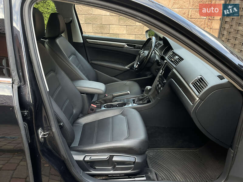 Седан Volkswagen Passat 2018 в Луцке