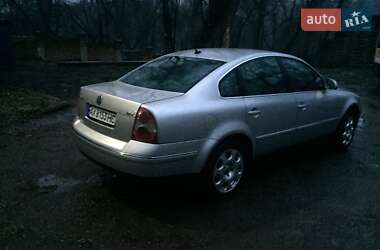 Седан Volkswagen Passat 2004 в Днепре