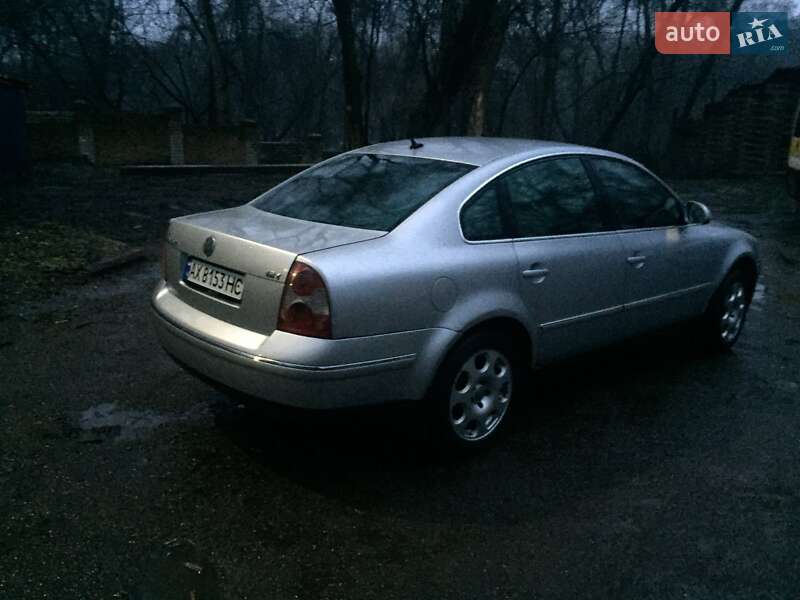 Седан Volkswagen Passat 2004 в Днепре
