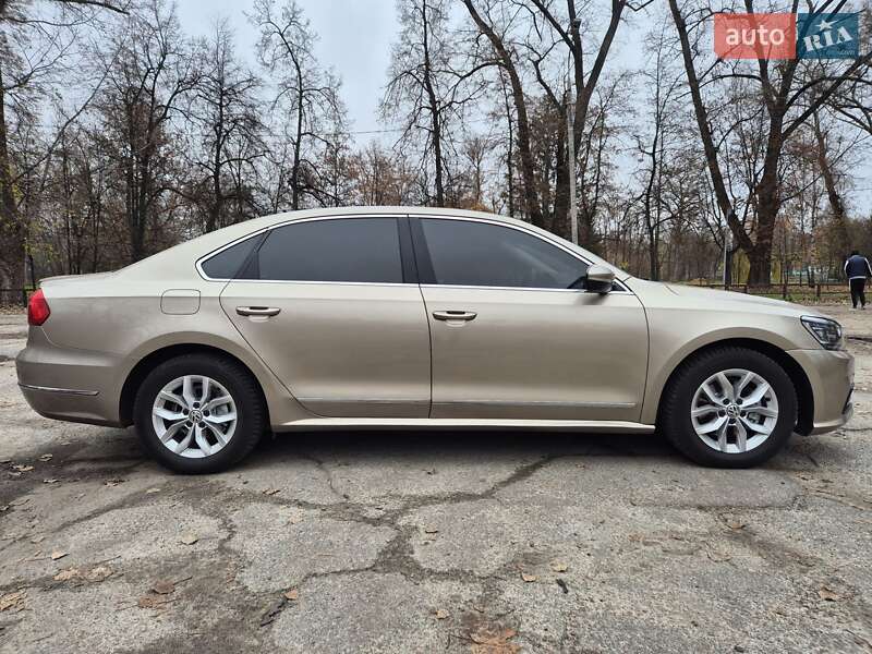 Седан Volkswagen Passat 2016 в Сумах