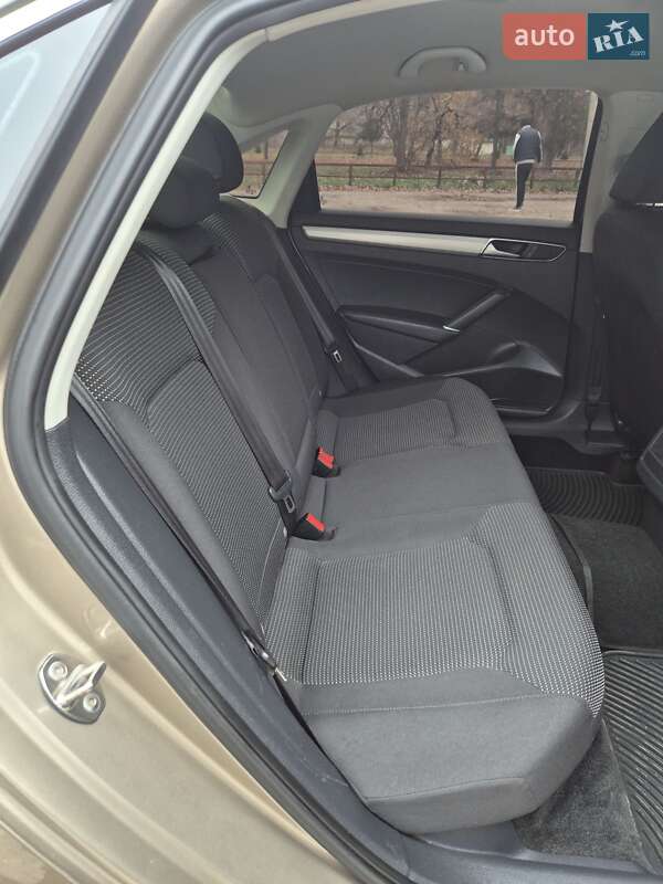 Седан Volkswagen Passat 2016 в Сумах