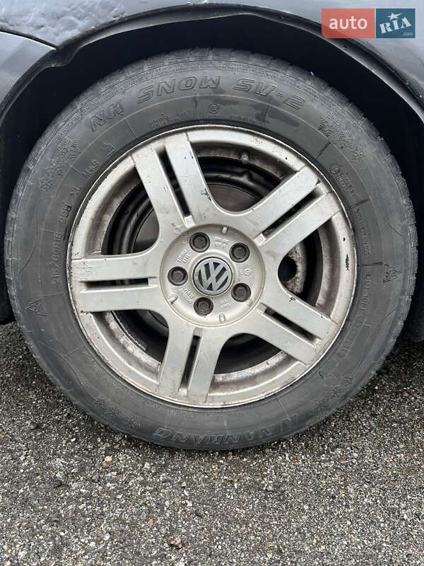 Универсал Volkswagen Passat 2009 в Белогородке