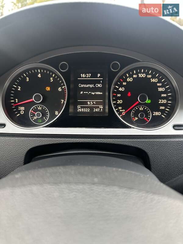 Универсал Volkswagen Passat 2009 в Белогородке