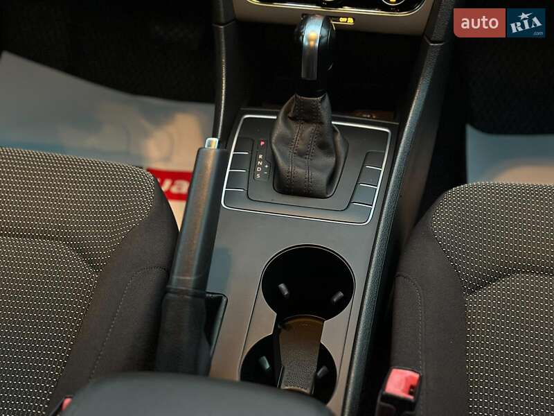 Седан Volkswagen Passat 2016 в Виннице