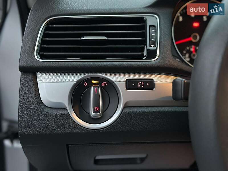 Седан Volkswagen Passat 2016 в Виннице