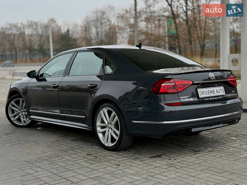 Седан Volkswagen Passat 2017 в Днепре