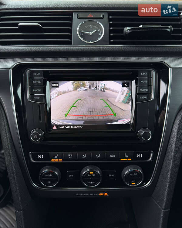 Седан Volkswagen Passat 2017 в Днепре