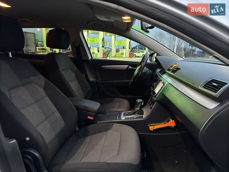 Універсал Volkswagen Passat 2012 в Києві