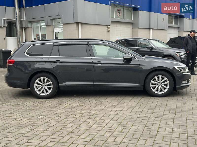 Универсал Volkswagen Passat 2015 в Одессе