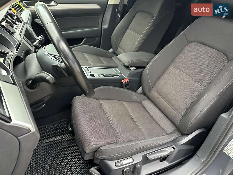 Универсал Volkswagen Passat 2015 в Одессе