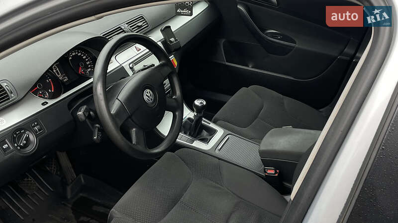 Универсал Volkswagen Passat 2010 в Житомире