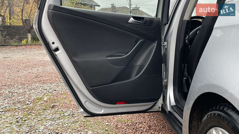 Универсал Volkswagen Passat 2010 в Житомире