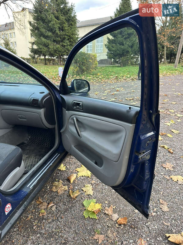 Универсал Volkswagen Passat 2002 в Стрые