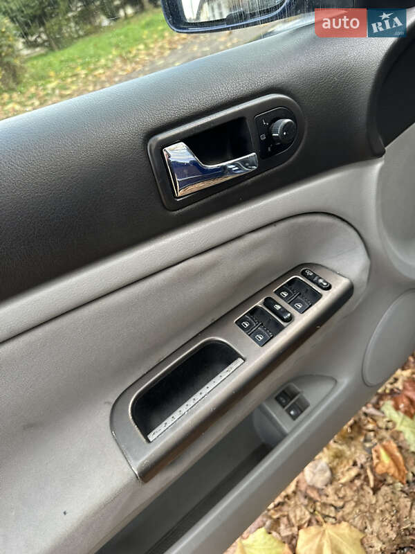 Универсал Volkswagen Passat 2002 в Стрые