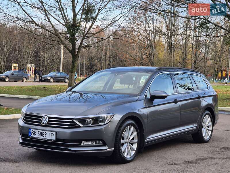 Универсал Volkswagen Passat 2015 в Ровно