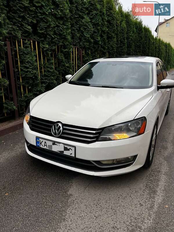 Седан Volkswagen Passat 2012 в Киеве