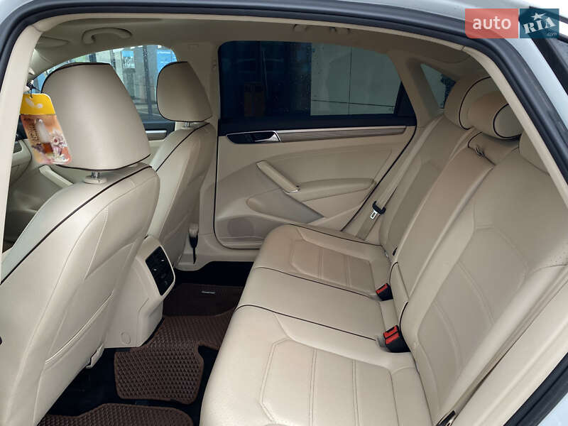 Седан Volkswagen Passat 2017 в Киеве