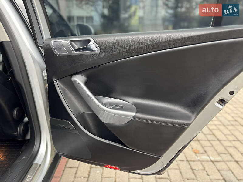 Седан Volkswagen Passat 2006 в Ужгороде