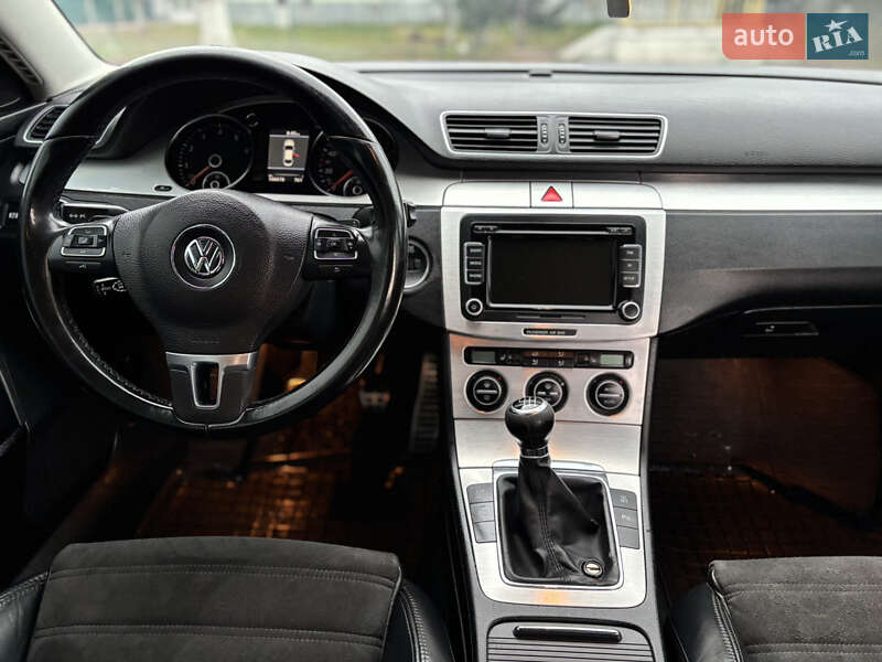 Седан Volkswagen Passat 2006 в Ужгороде