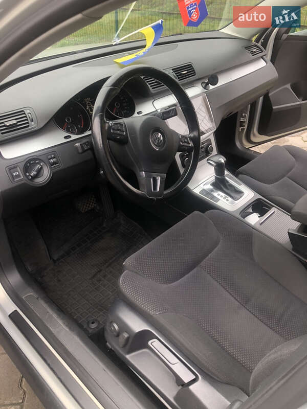 Универсал Volkswagen Passat 2009 в Звягеле