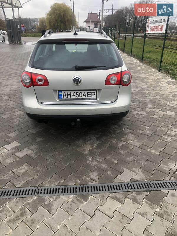 Универсал Volkswagen Passat 2009 в Звягеле