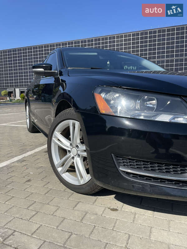 Седан Volkswagen Passat 2014 в Луцке