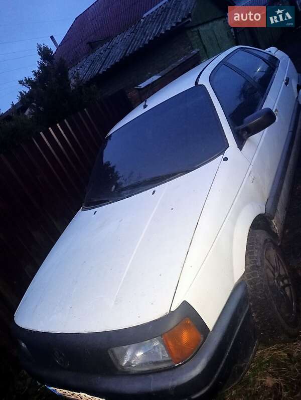 Седан Volkswagen Passat 1989 в Нежине