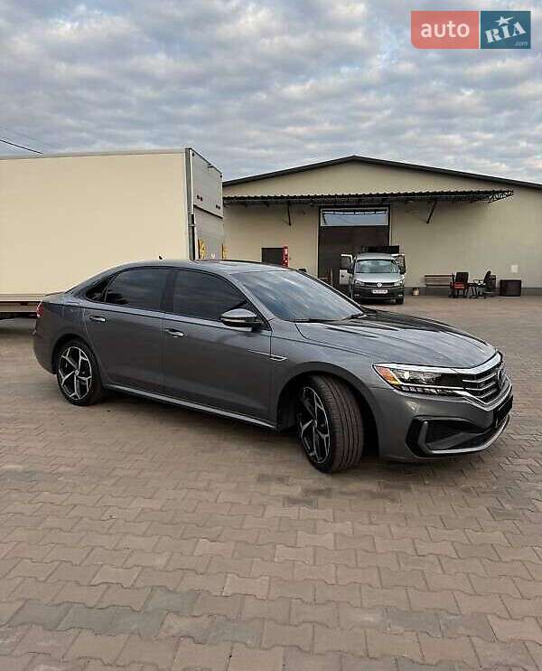 Седан Volkswagen Passat 2021 в Львове фото Седан Volkswagen Passat 2021 в Львове