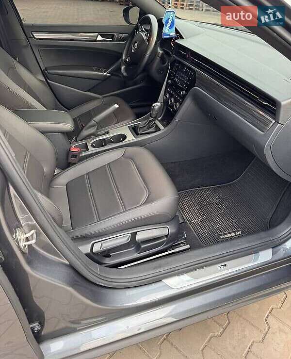 Седан Volkswagen Passat 2021 в Львове фото 16 Седан Volkswagen Passat 2021 в Львове
