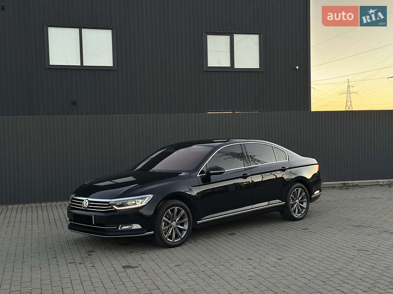 Седан Volkswagen Passat 2016 в Ужгороде