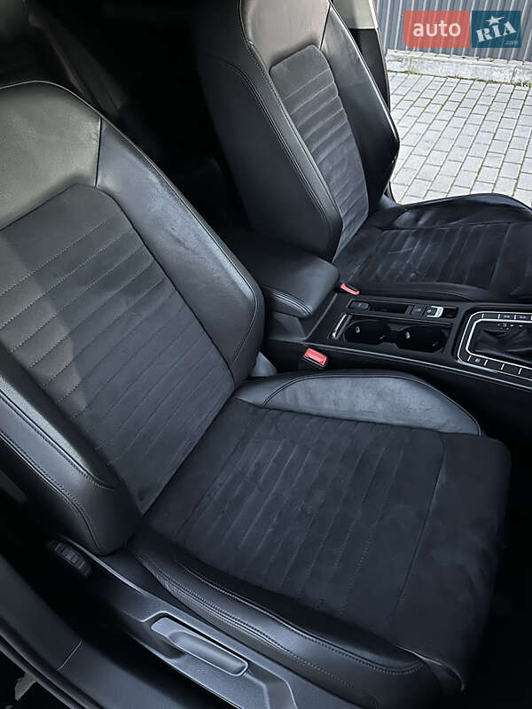 Седан Volkswagen Passat 2016 в Ужгороде